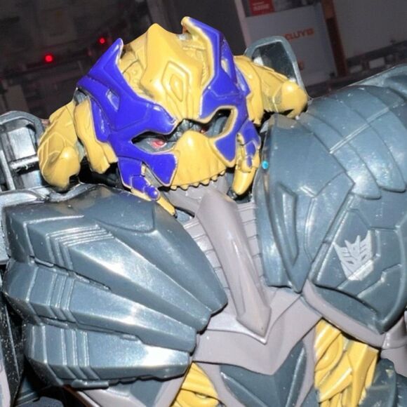 2017 Hasbro Transformers The Last Knight Armor Turbo Changer Megatron  Figure - Picture 4 of 8